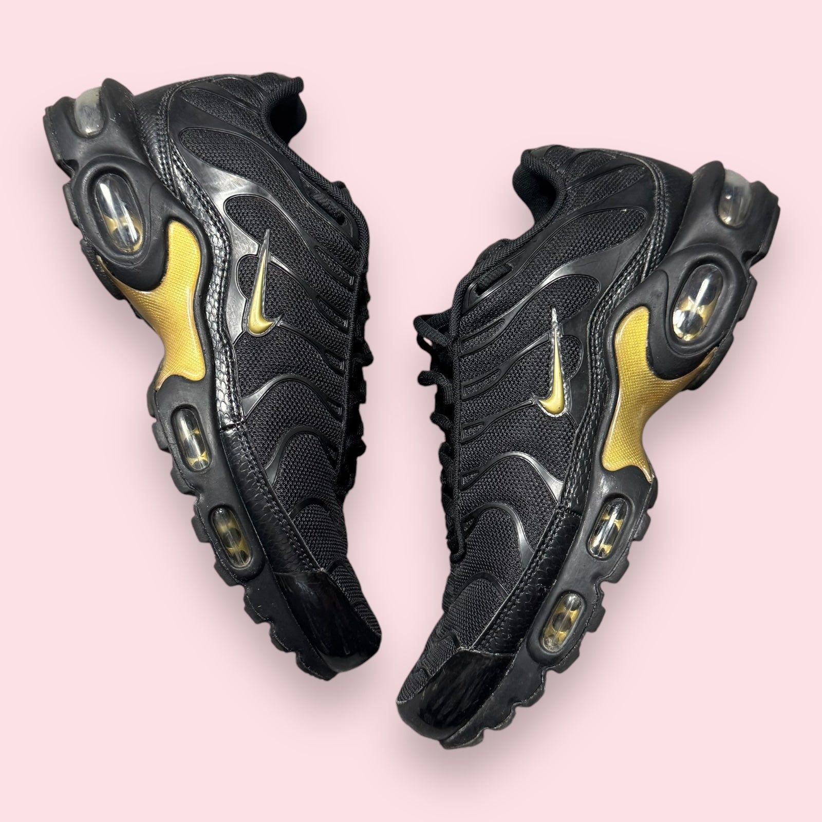 nike tns black gold