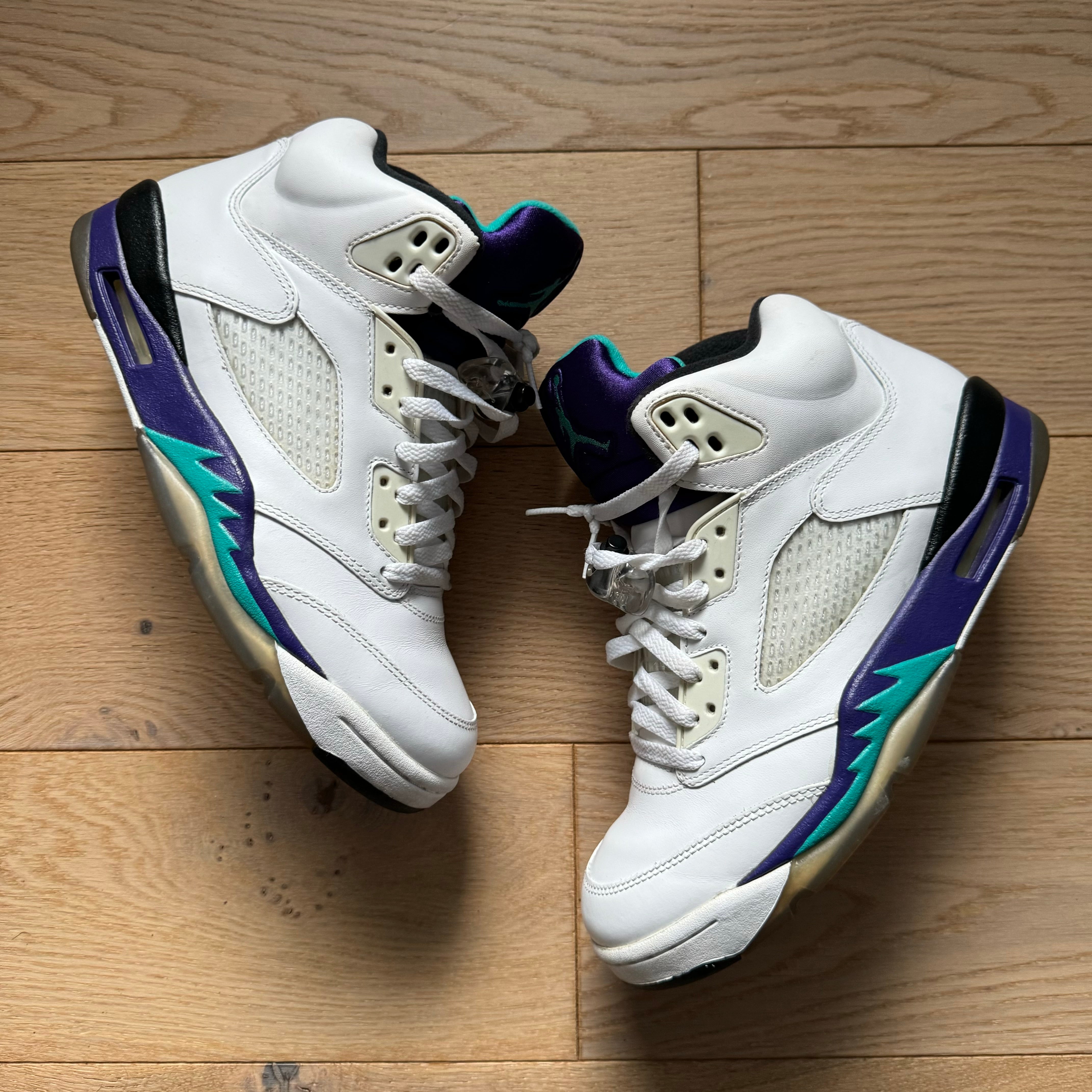 Jordan on sale grape 5