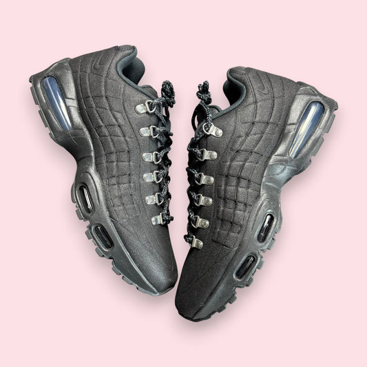 Air Max 95 Black Family Reunion - 44