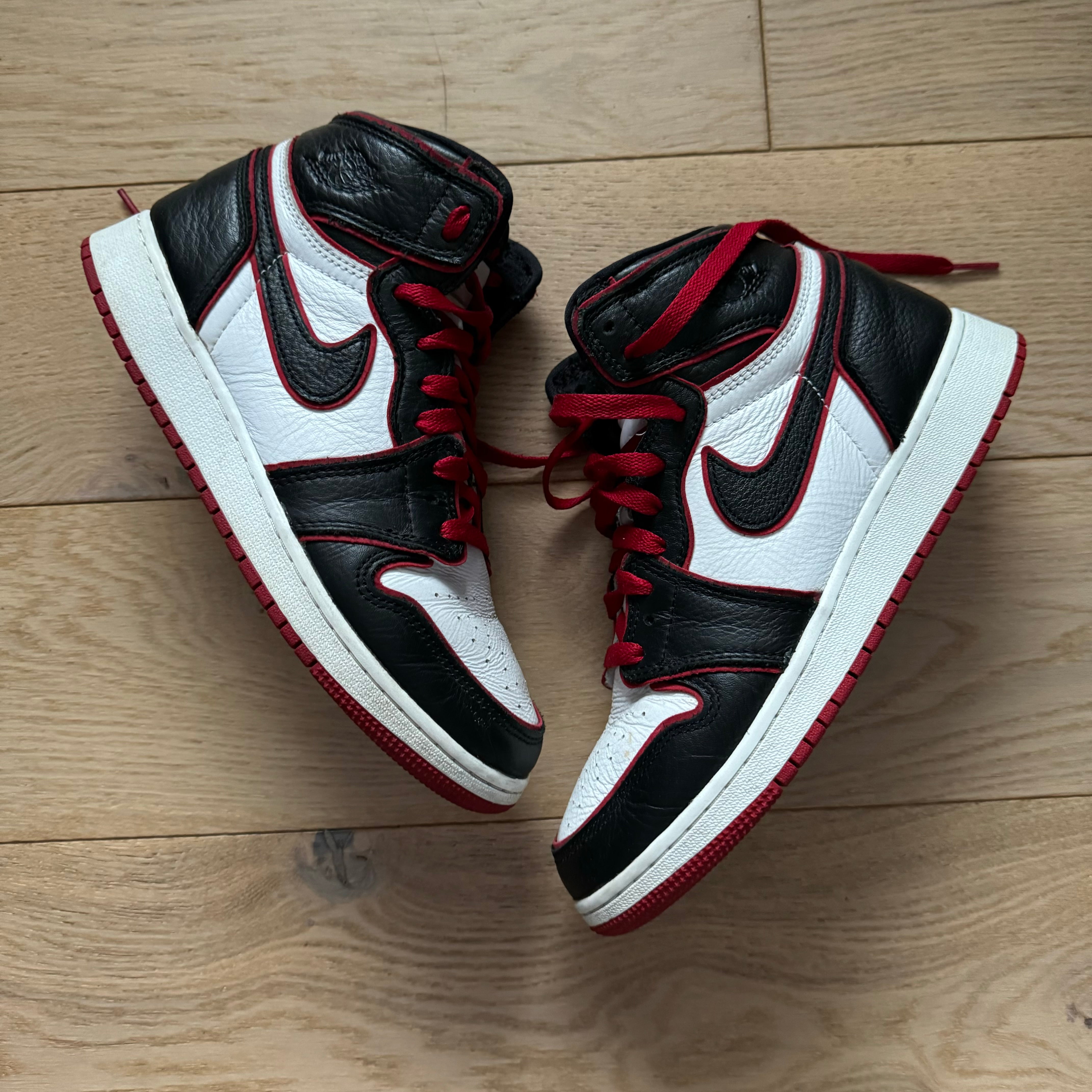 Jordan 1 High Bloodline (GS) (39) – VaalSNKRS