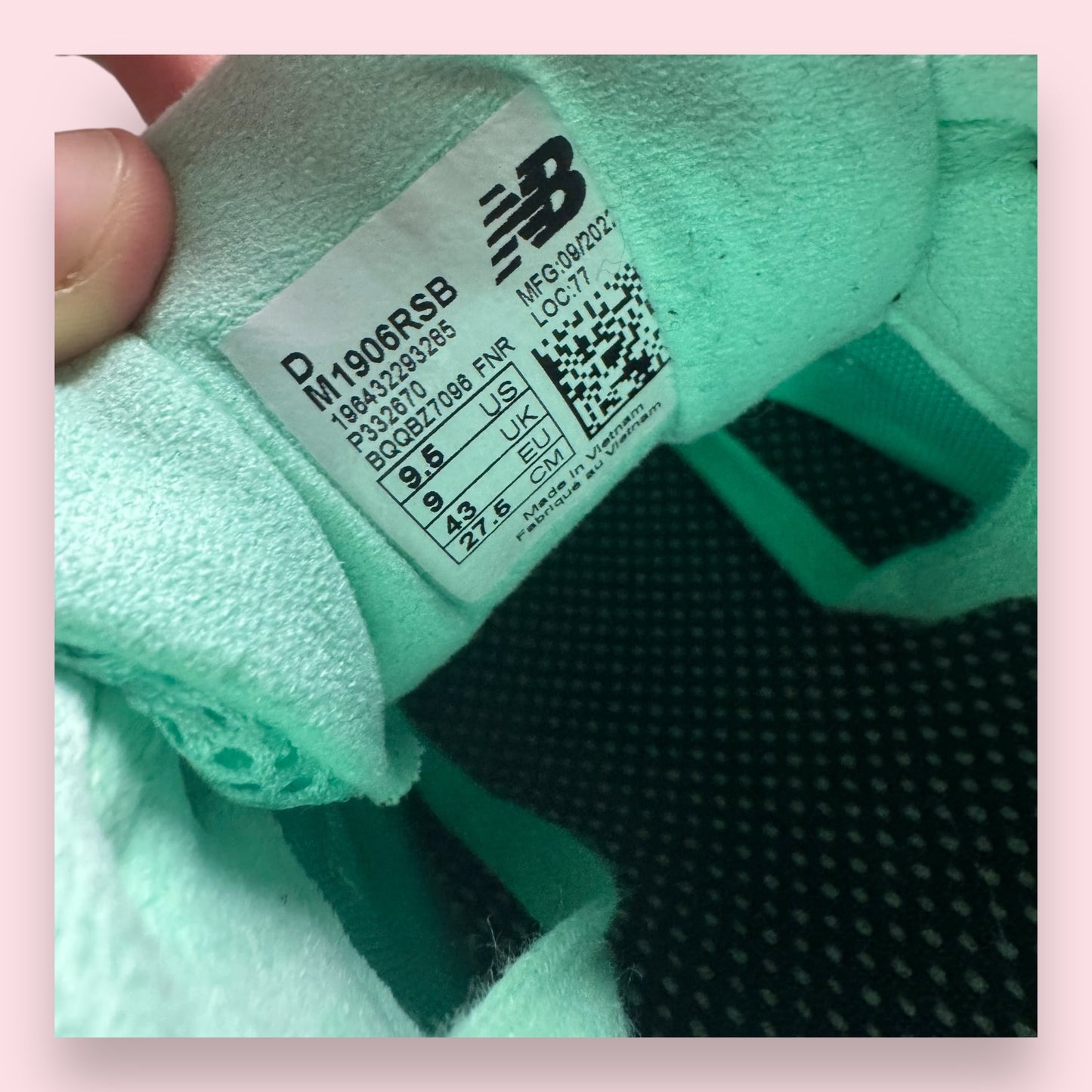 New Balance 1906R Green Black Size? - 43
