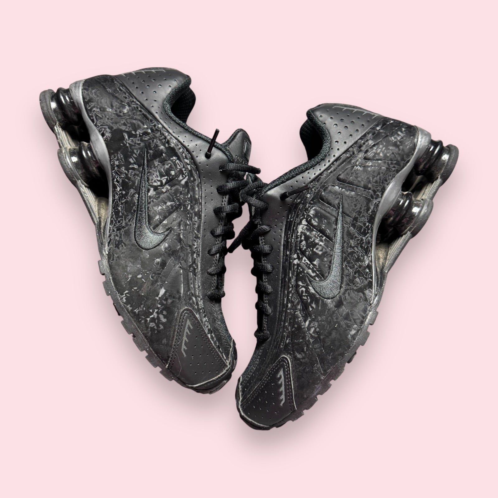 Shox R4 Black Floral - 41 – VaalSNKRS